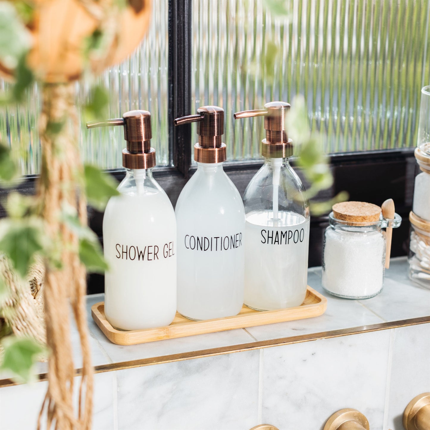 Personalised Refillable bottle with pump | Glass & Brass effect | for Shampoo, Conditioner, Shower gel, Hand soap, Lotion | Bamboo tray
